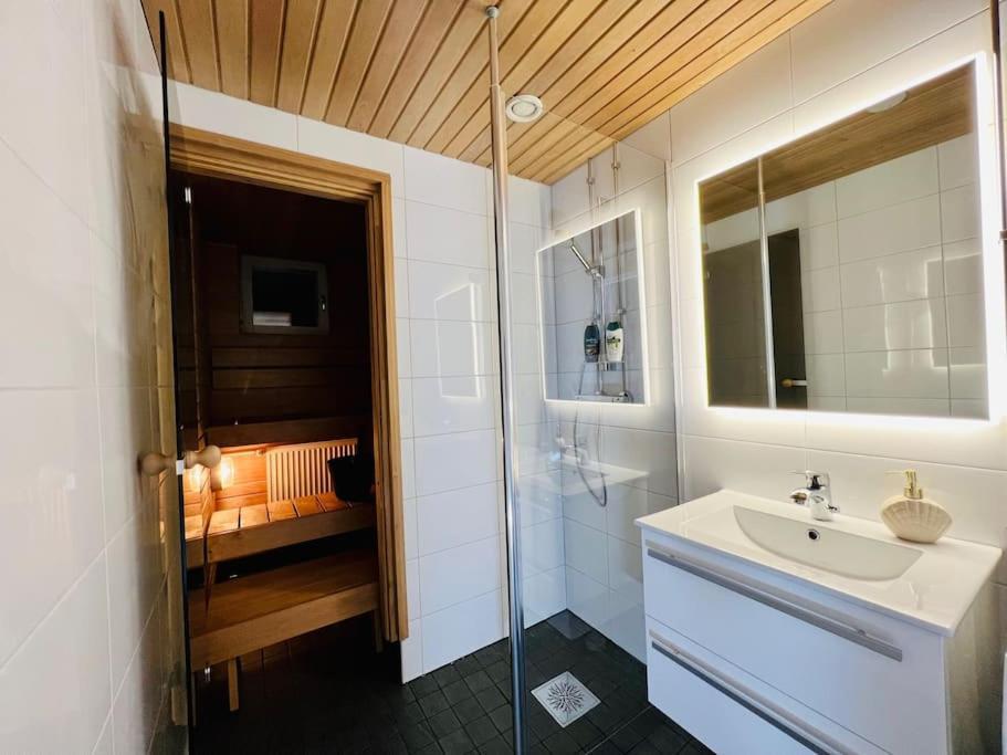 Spacious City Center Apt - Sauna - Self Check In Rovaniemi Buitenkant foto