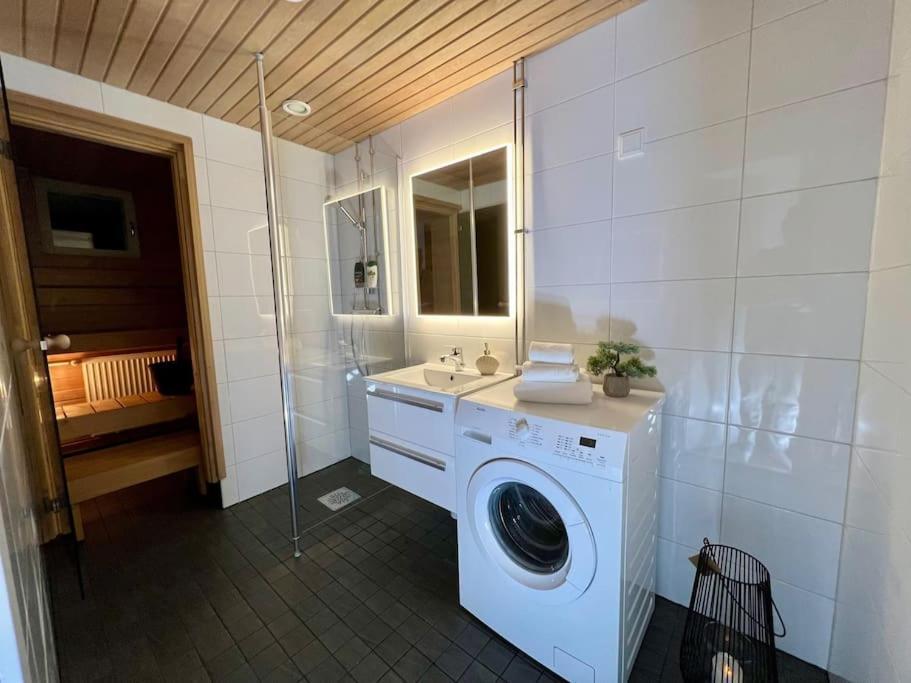 Spacious City Center Apt - Sauna - Self Check In Rovaniemi Buitenkant foto
